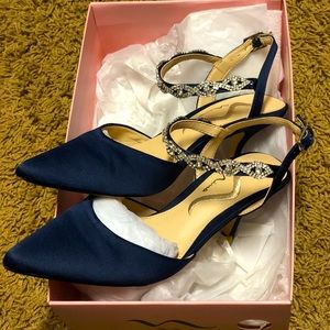 COPY - Satin dress shoes size 6&1/2